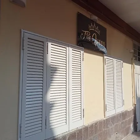 Alojamento de Acomodação e Pequeno-almoço The Queen Scafati